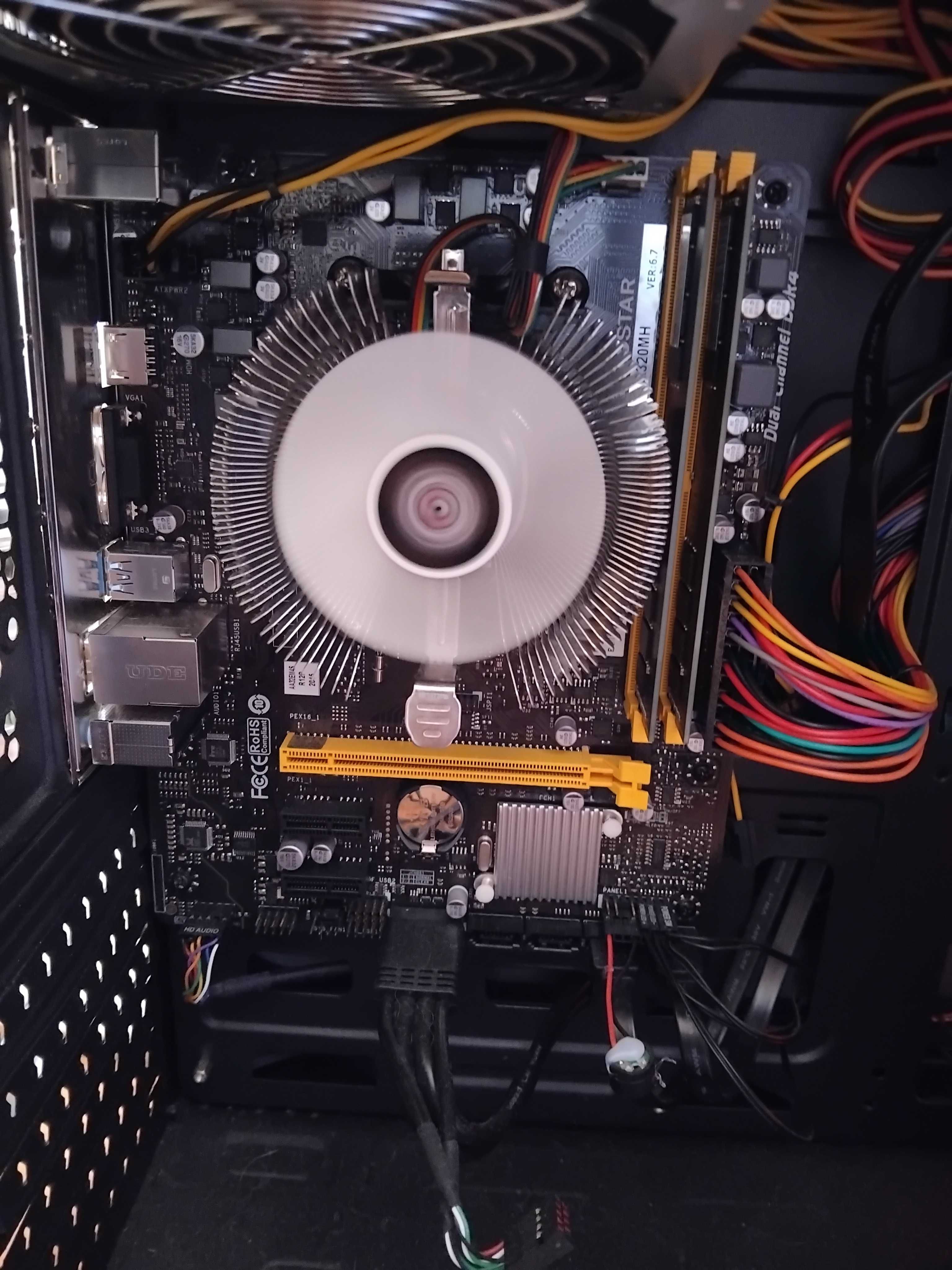Компютър Ryzen3 4300G/16GB DDR4/ 512GB SSD