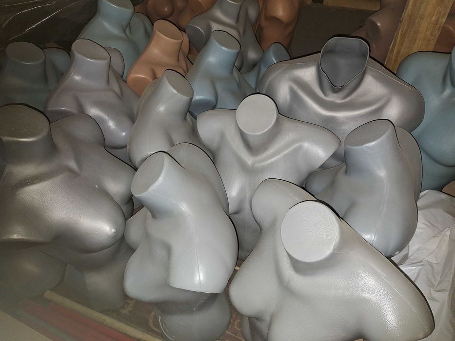 Продавам мъжки и дамски торсове