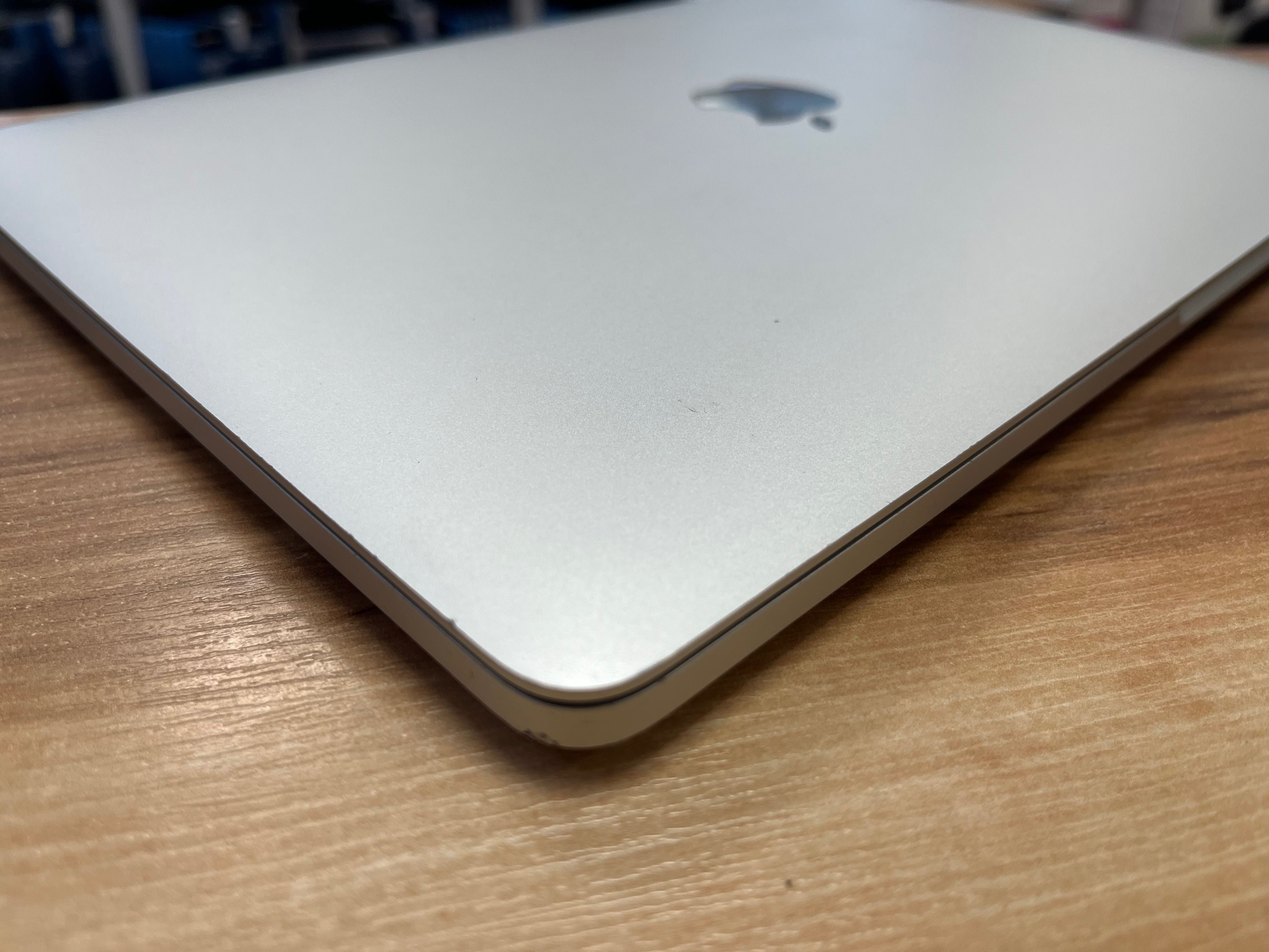 MacBook Pro A1708 13инча 2017г 256gb