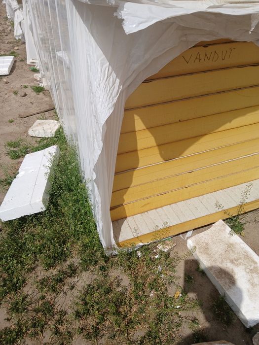 Vând panouri Sandwich