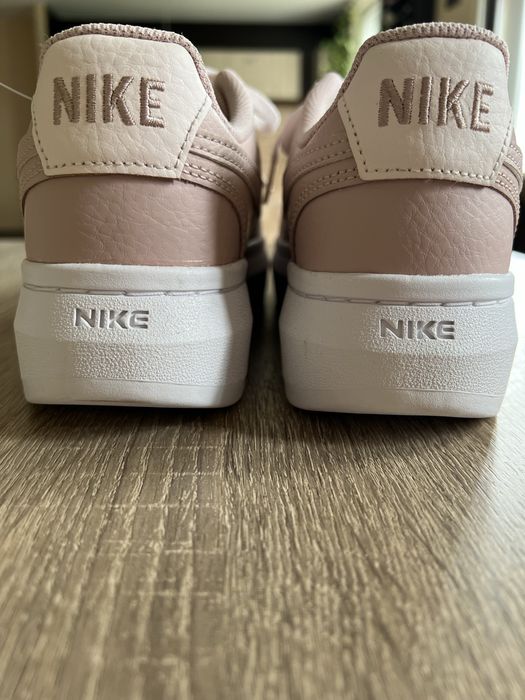 Обувки/маратонки розови NIKE Court Vision Alta