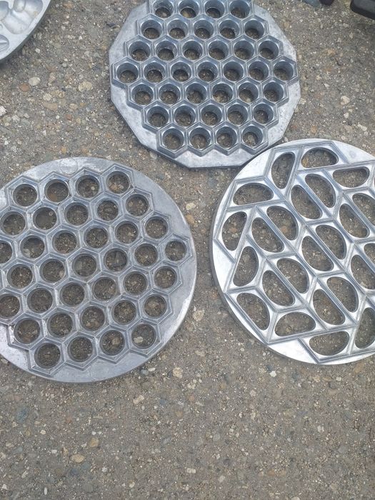 Продам формы для пельменей и вареников