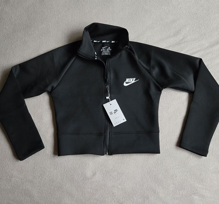 Ново горнище Nike С размер