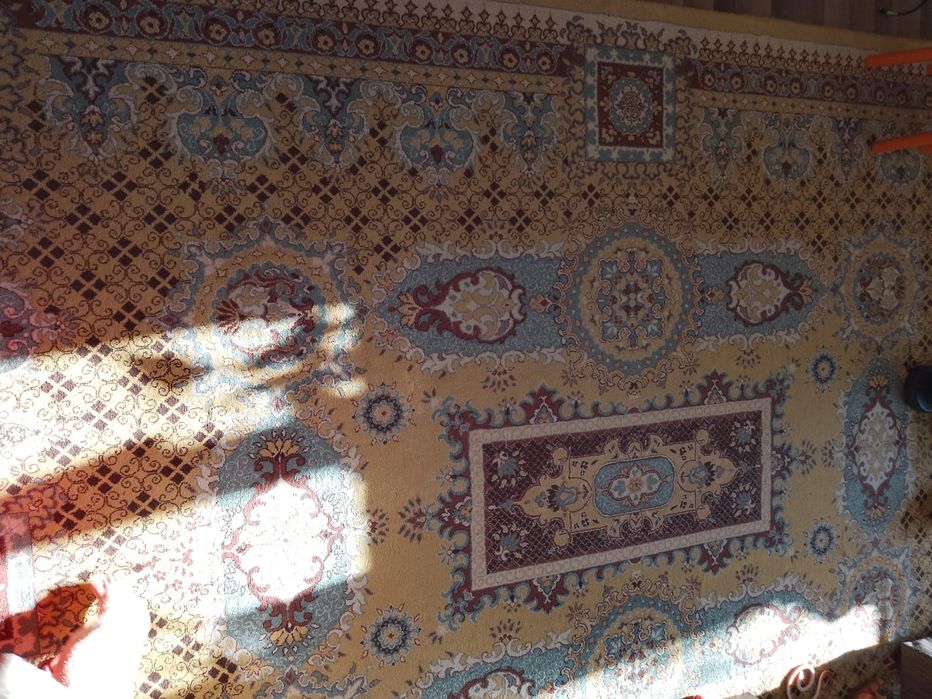 Vând covor 350×240