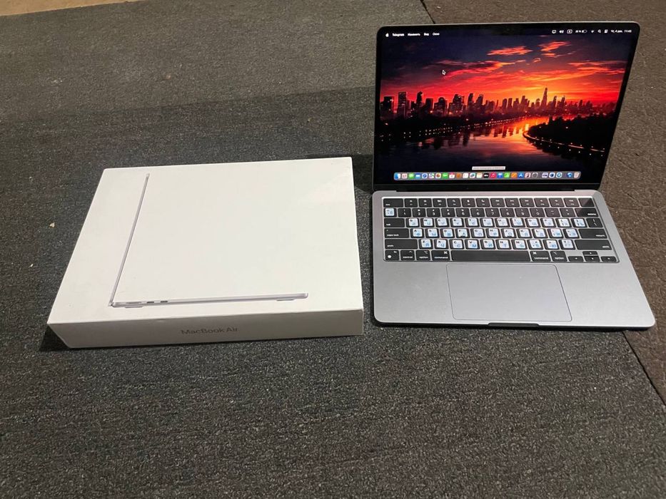 MacBook air M2 sotiladi