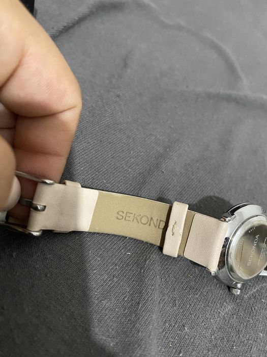 Ceas sekonda nou