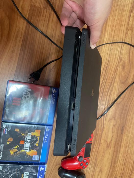 Продам sony playstation 4
