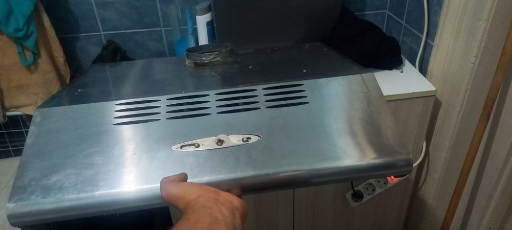 Curat hote de aragaz