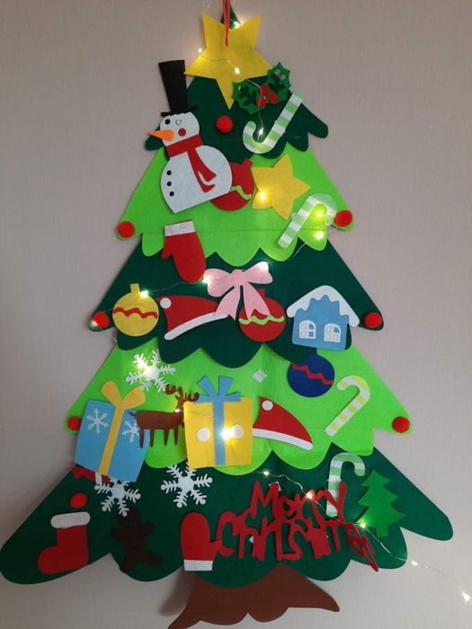 Елха от филц с лампички