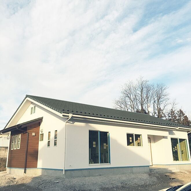 Vând case pe structura metalica