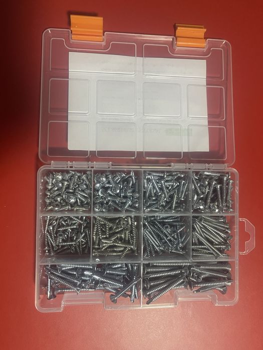 Cutie suruburi universale