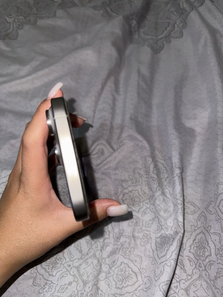Iphone 15 pro max сотилади
