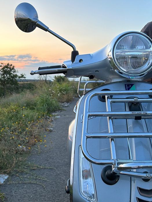 Vespa Primavera Editie Limitata Picnic