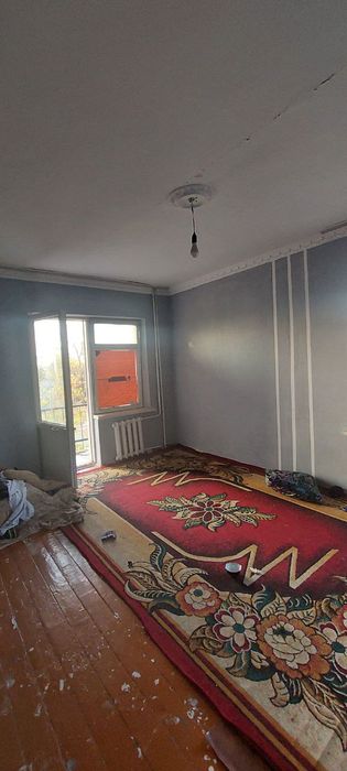 Продается квартира в центре города Янгиюля.