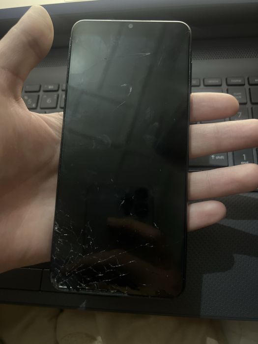 Samsung A12 ekrani rasmda kursatilgan.  Kelishamz