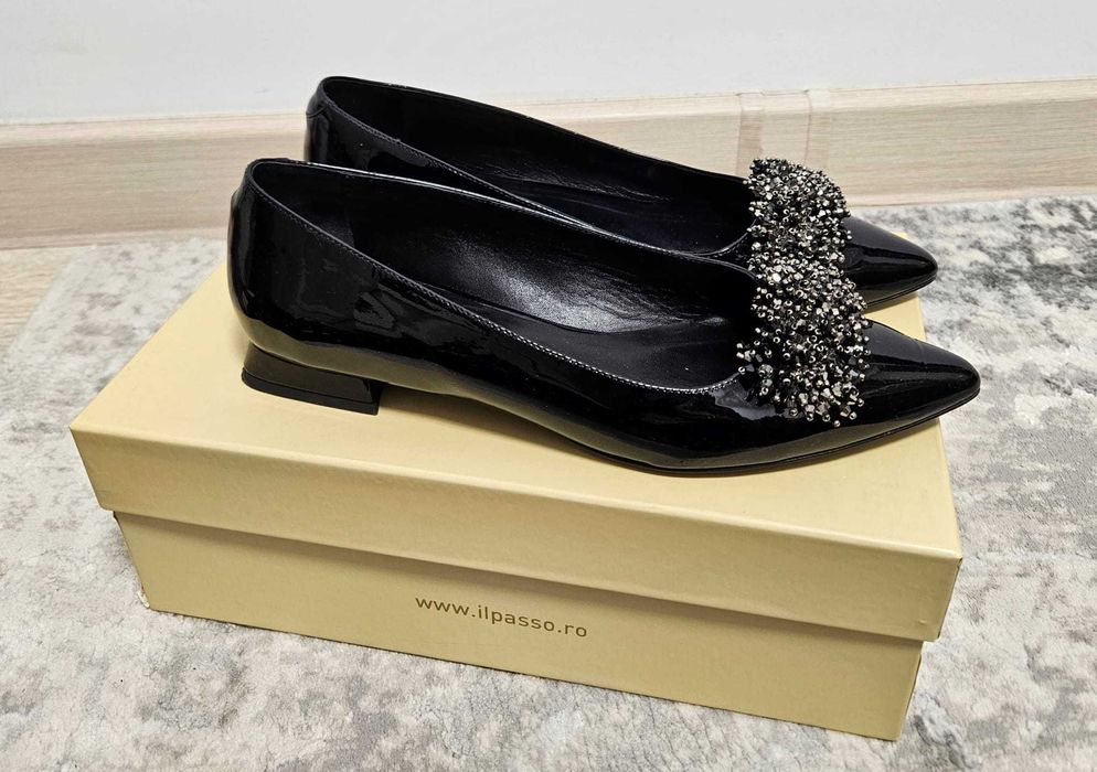 Pantofi  balerini din piele lacuita Il Passo