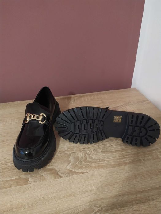 Черни лачени мокасини с дебела подметка,39