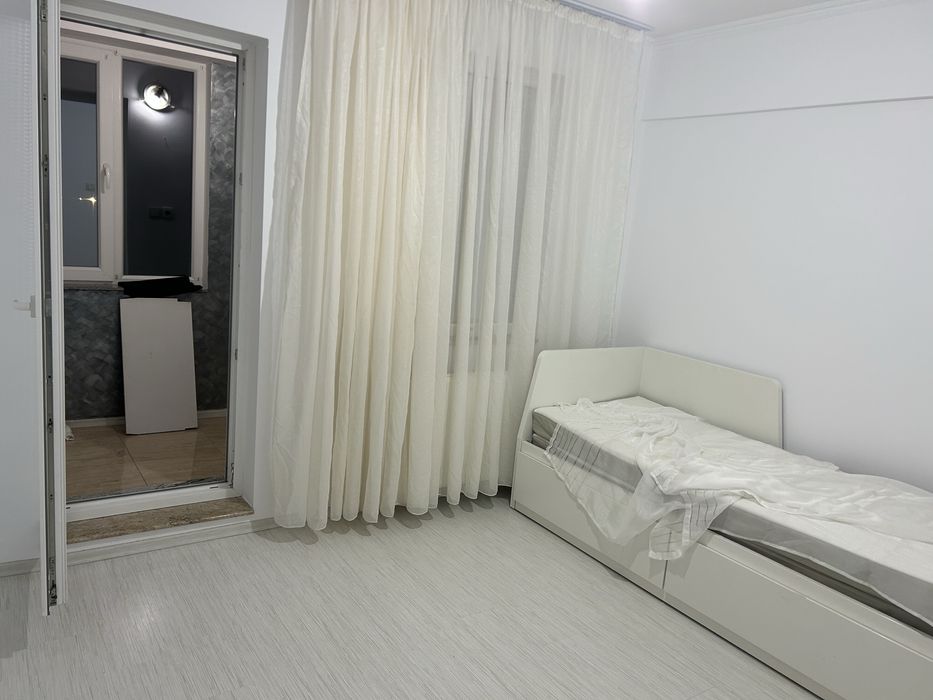 Inchiriez apartament 4 camere