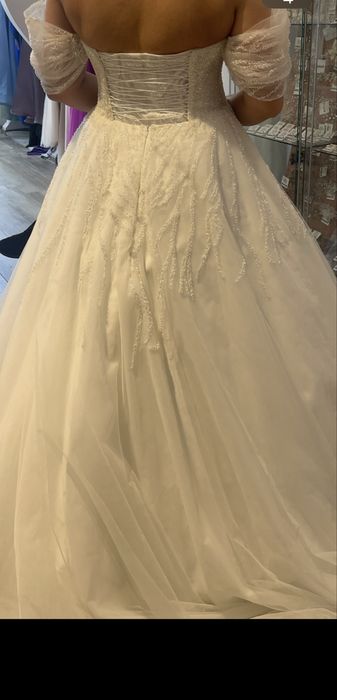Vând rochie de mireasă
