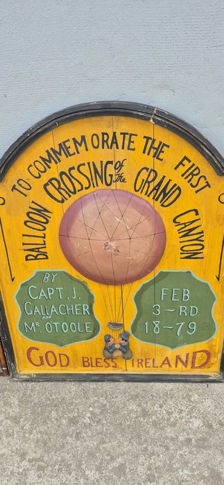 Стари дървени табели