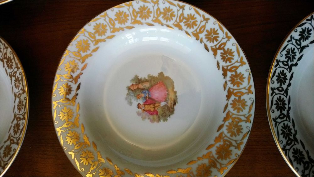 Рисувани порцеланови чинии