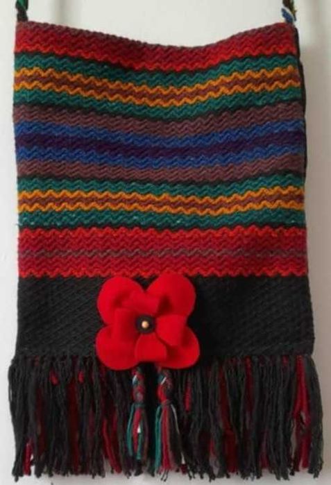 Битова торба с ресни и цвете  18 лв. / Терлци, Ръкавици/ Налични!