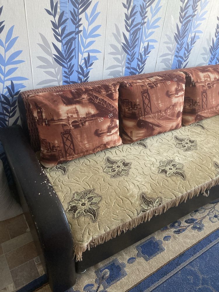 Продам диван.