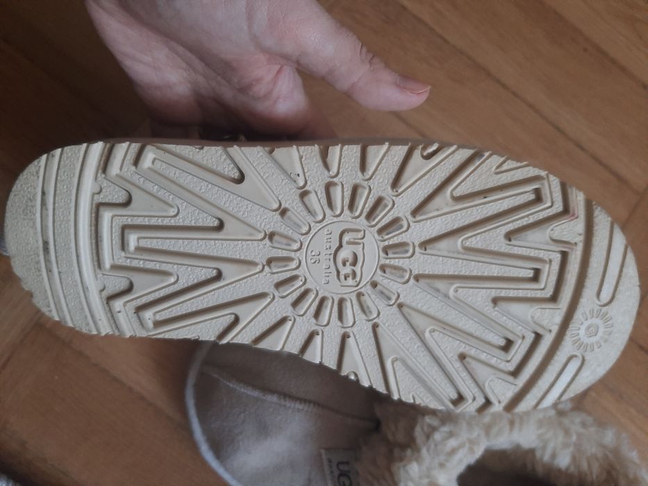 Cizme UGG Australia mini , comode și ușor de întreținut, 36-37