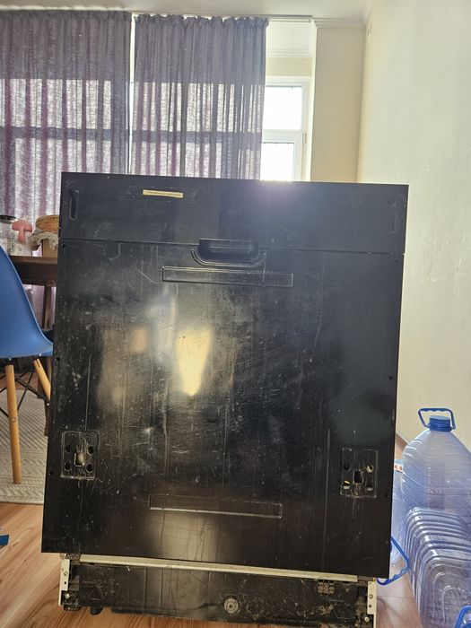 Отдам дешево старую посудомоючную машину