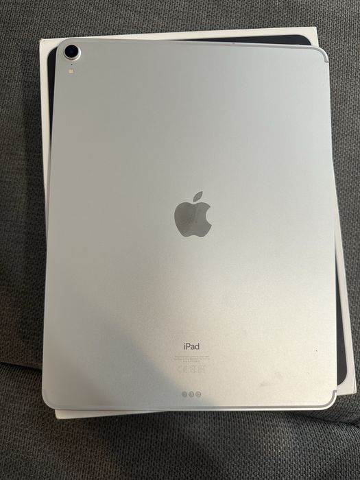 Apple Ipad pro 3 256gb wifi+cellular Silver с два кейса и apple pen