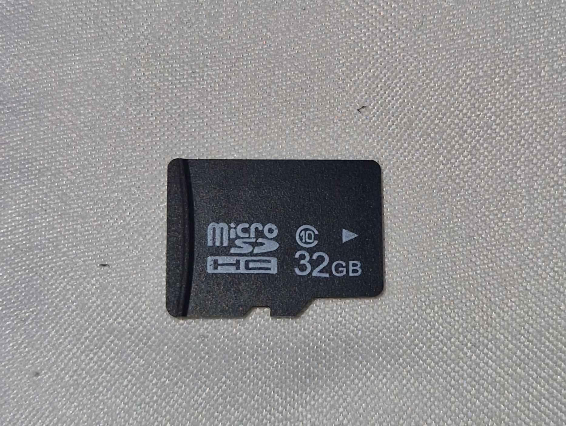 Мини шпионска камера и 32 GB карта