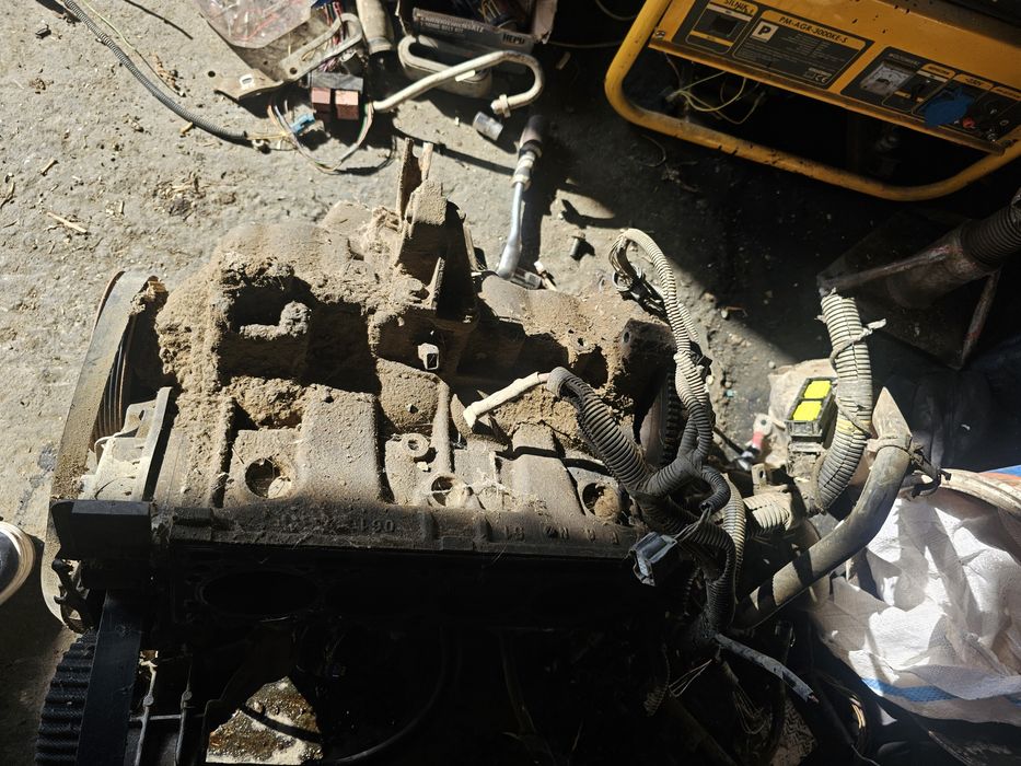 Bloc motor ambielat  Dacia Logan Mcv 1.6 16 valve benzina