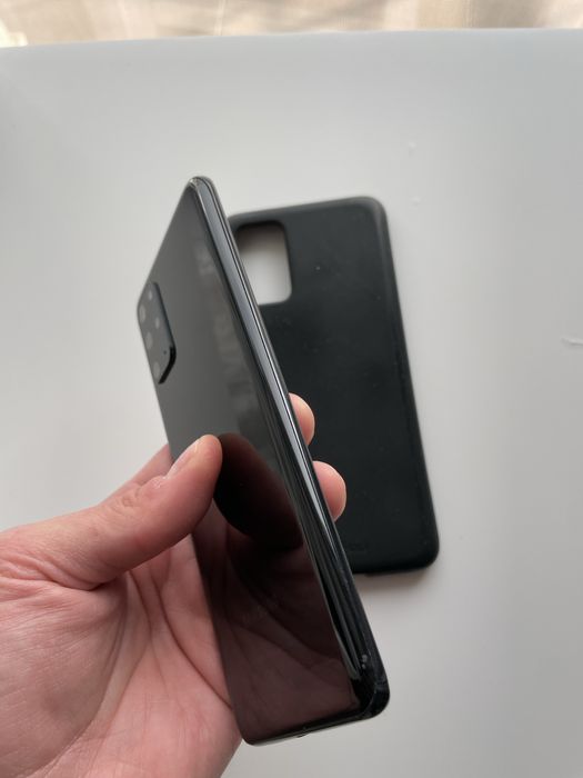 • Samsung Galaxy •  S20+ Plus •