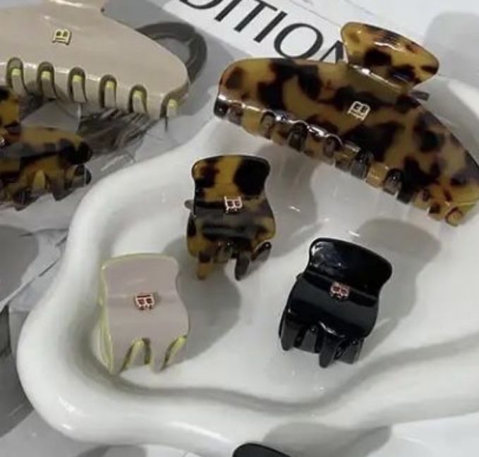 Мини Шнола Balmain Acetate Pince A Cheveux Extra Small Black/White