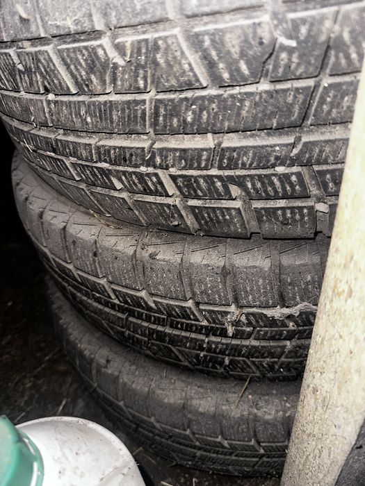 Комплект 195 65 R15 хорошее состояние