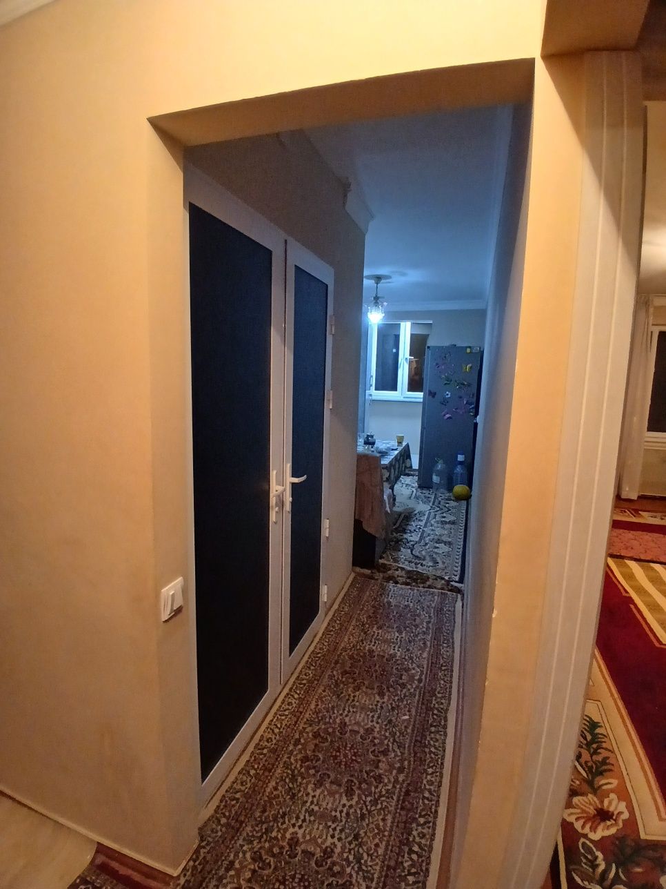 Фарход поселкада  3 хонали кв 63 кв  фарход шахарчасида