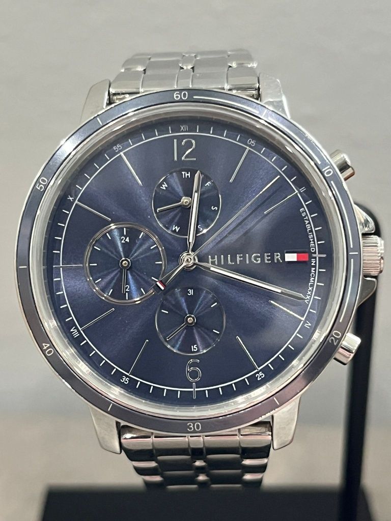 Tommy Hilfiger TH.128.3.27.2879 Amanet BKG