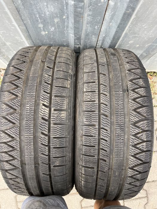 2 anvelope iarna 235/45 R17, stare noua! 8mm profil! DOT 2020!