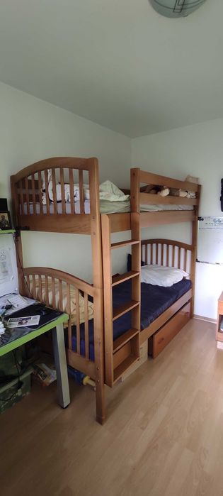 Pat supraetajat lemn masiv