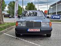 Mercedes W124 300D an 1988 manual vehicul istoric