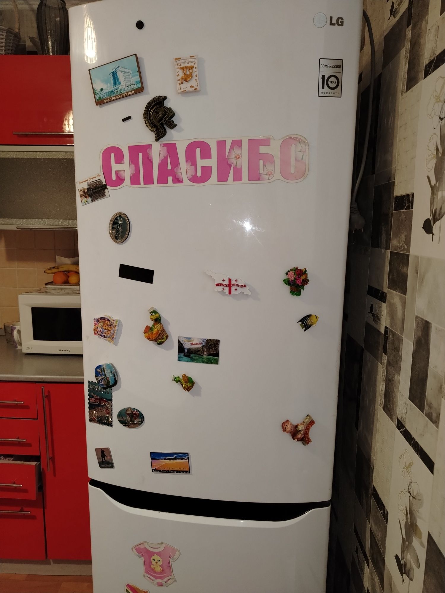 Продам нерабочий холодильник