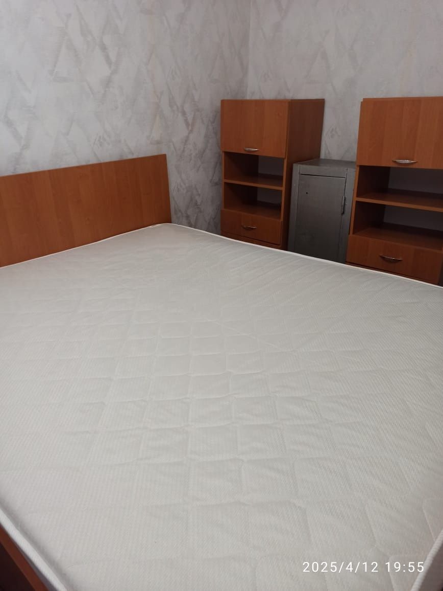 Продаётся двуспальная кровать