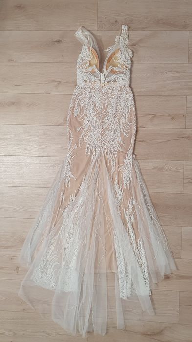 Vand rochie mireasa -  Natalia Vasiliev
Model: Heaven Garden WD21.12 u