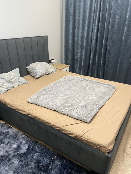 Продается двуспальная кровать