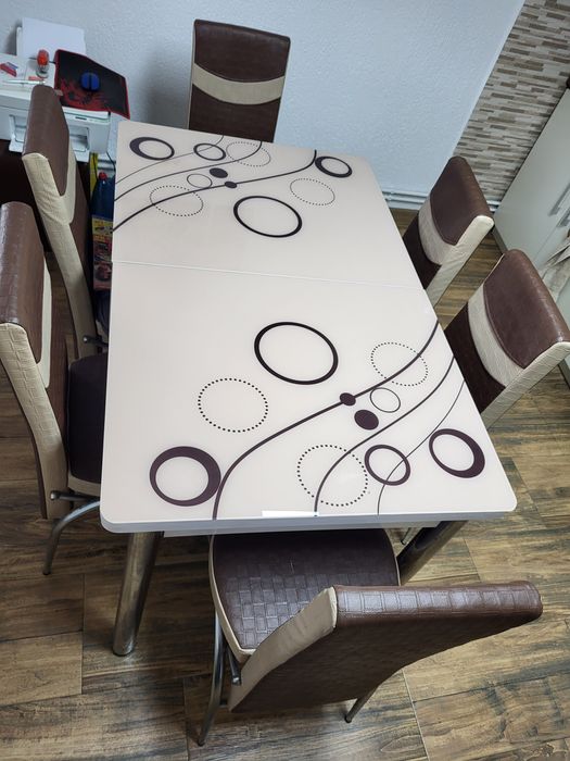 Vând masă bucătărie cu 6 scaune