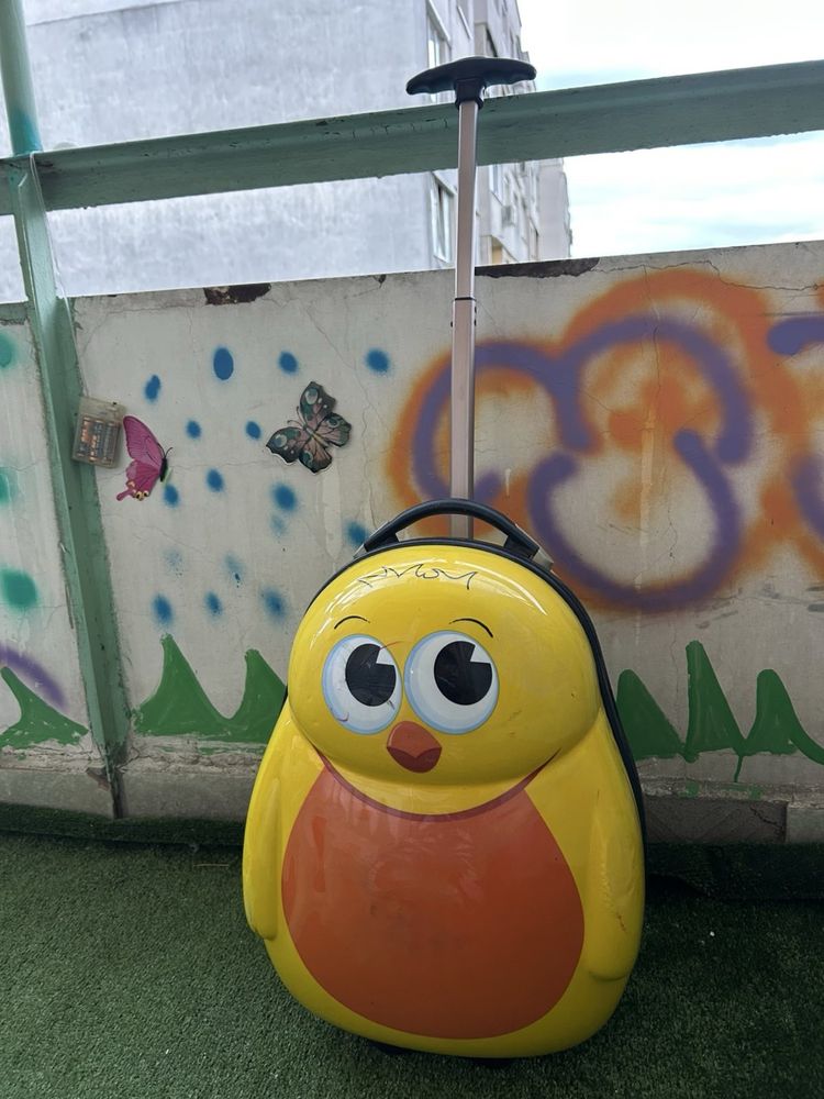 Детски куфар пиле