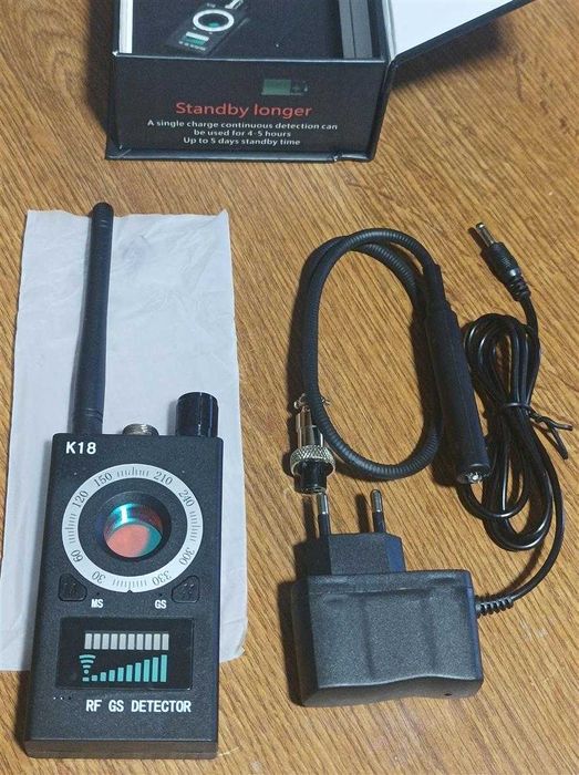 Aparat special pentru cautat camere si microfoane spion