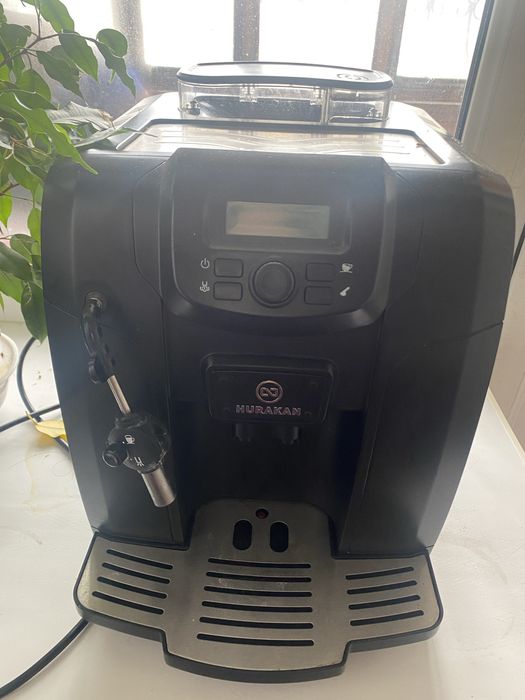 Продам кофе машину , зерновой , всё работает.