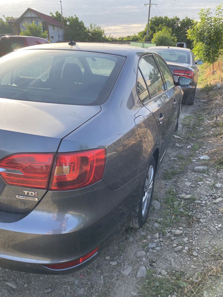 Lunetă Volkswagen Jetta 2012