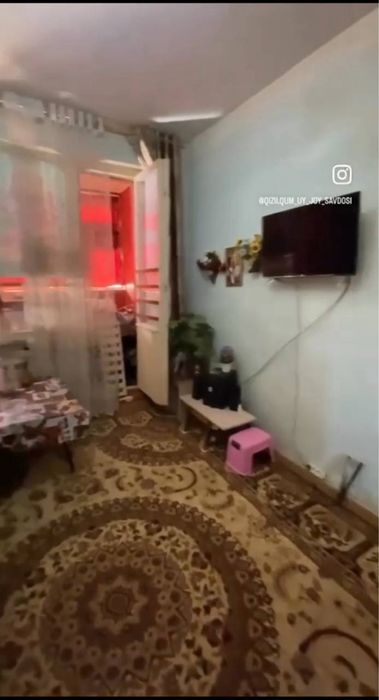 Kvartira sotiladi 2 xona